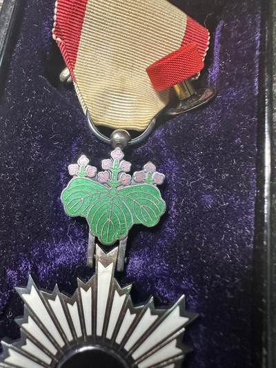 清仓专场，章，钱币，满200包邮，所有订单不寄存 六等旭日章，原盒带略