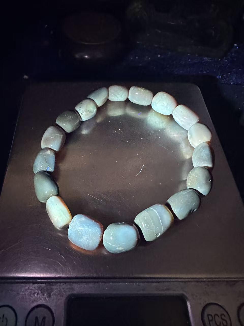 天然乌克兰蜜蜡随形手串1条！，