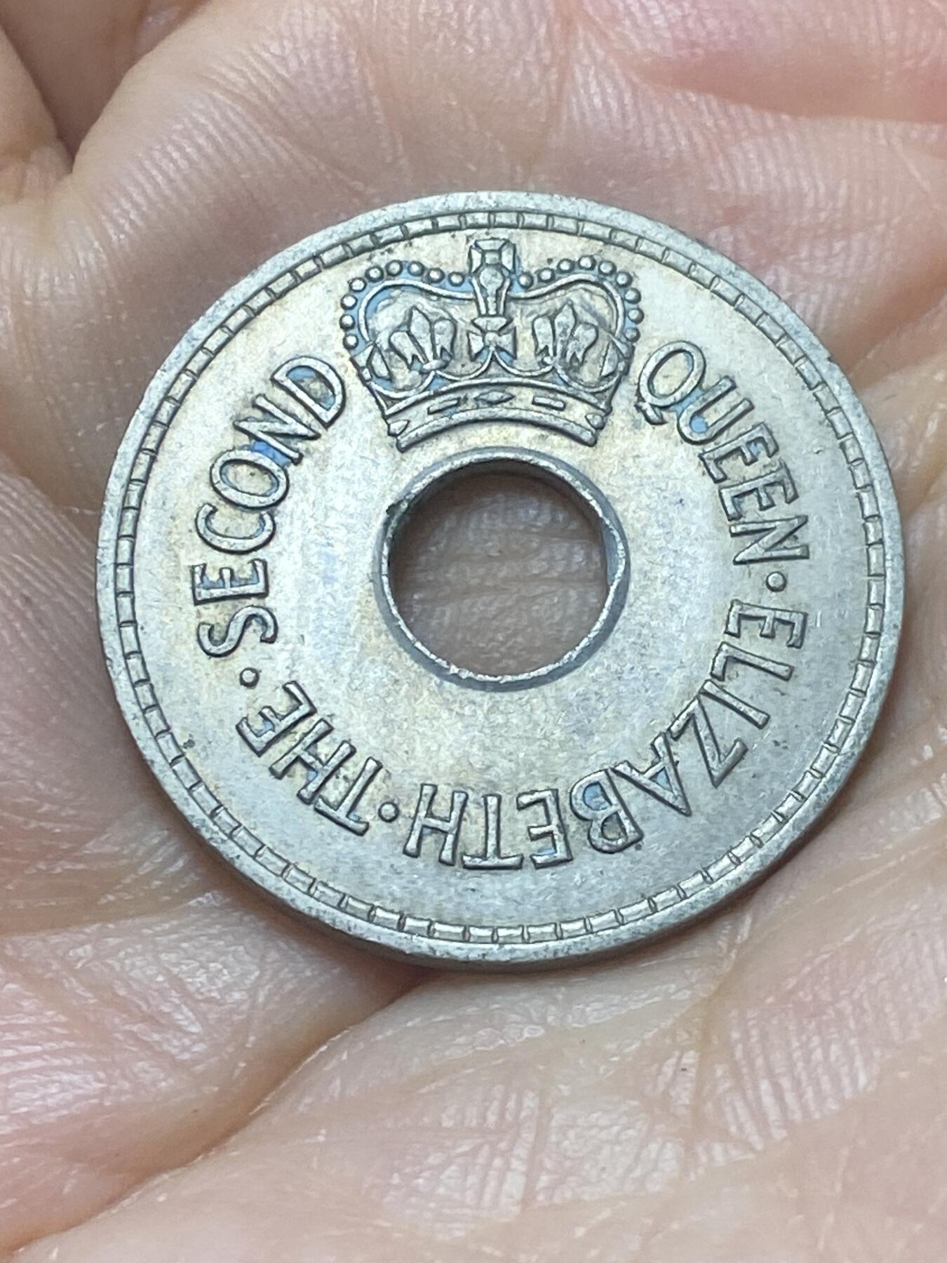 2025年第八十八场(总第一百一十四场）外国好品散币(免佣金) 斐济🇫🇯1963年1便士(伊丽莎白二世第一版)