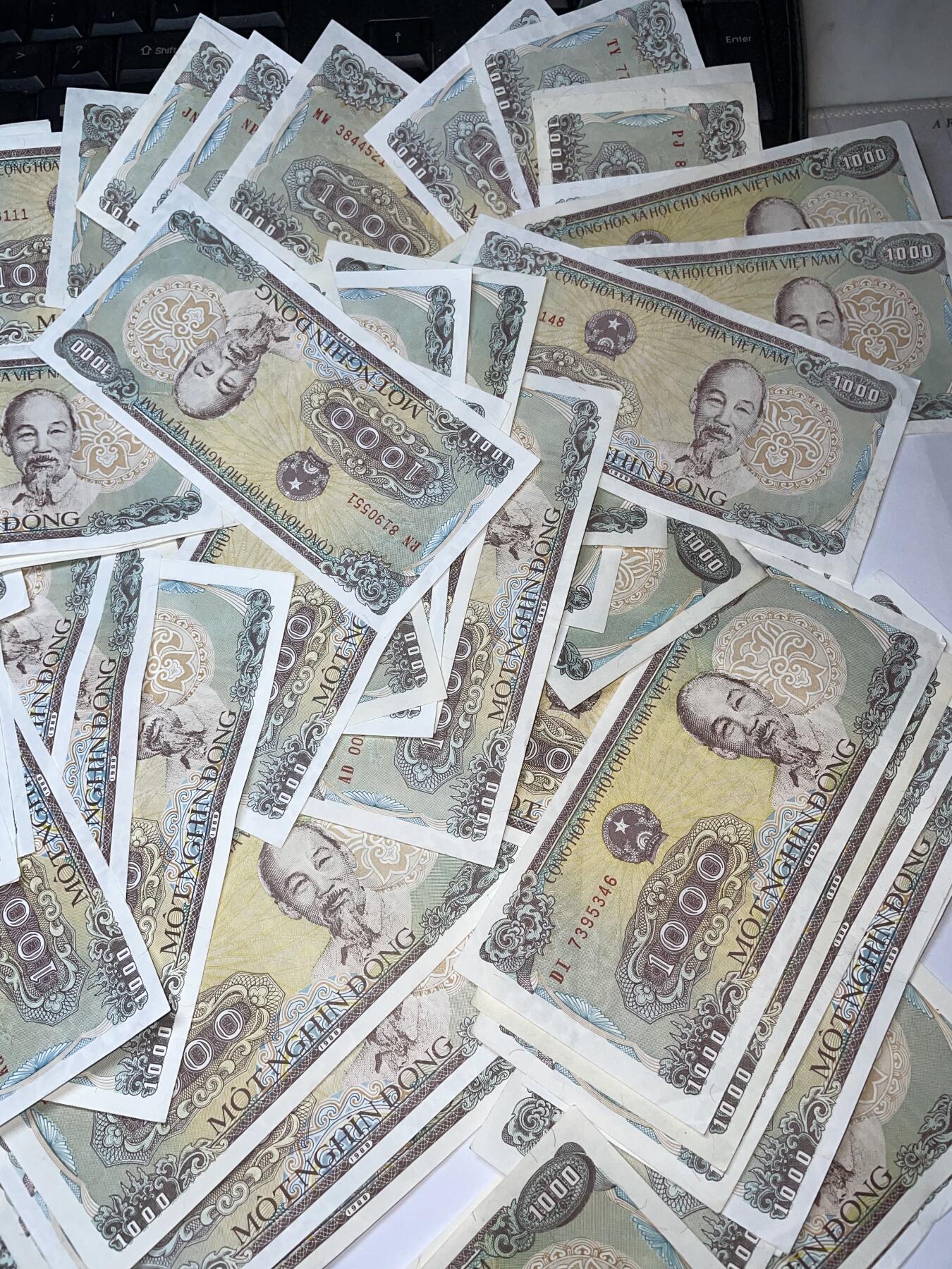 2025年集古藏今外币拍卖第八期-第10场—（总第270拍-纸币专场），本期拍完结算一次，发货时间2-3天，休息几天后继续新的一期拍卖。 好品越南盾1000元100张