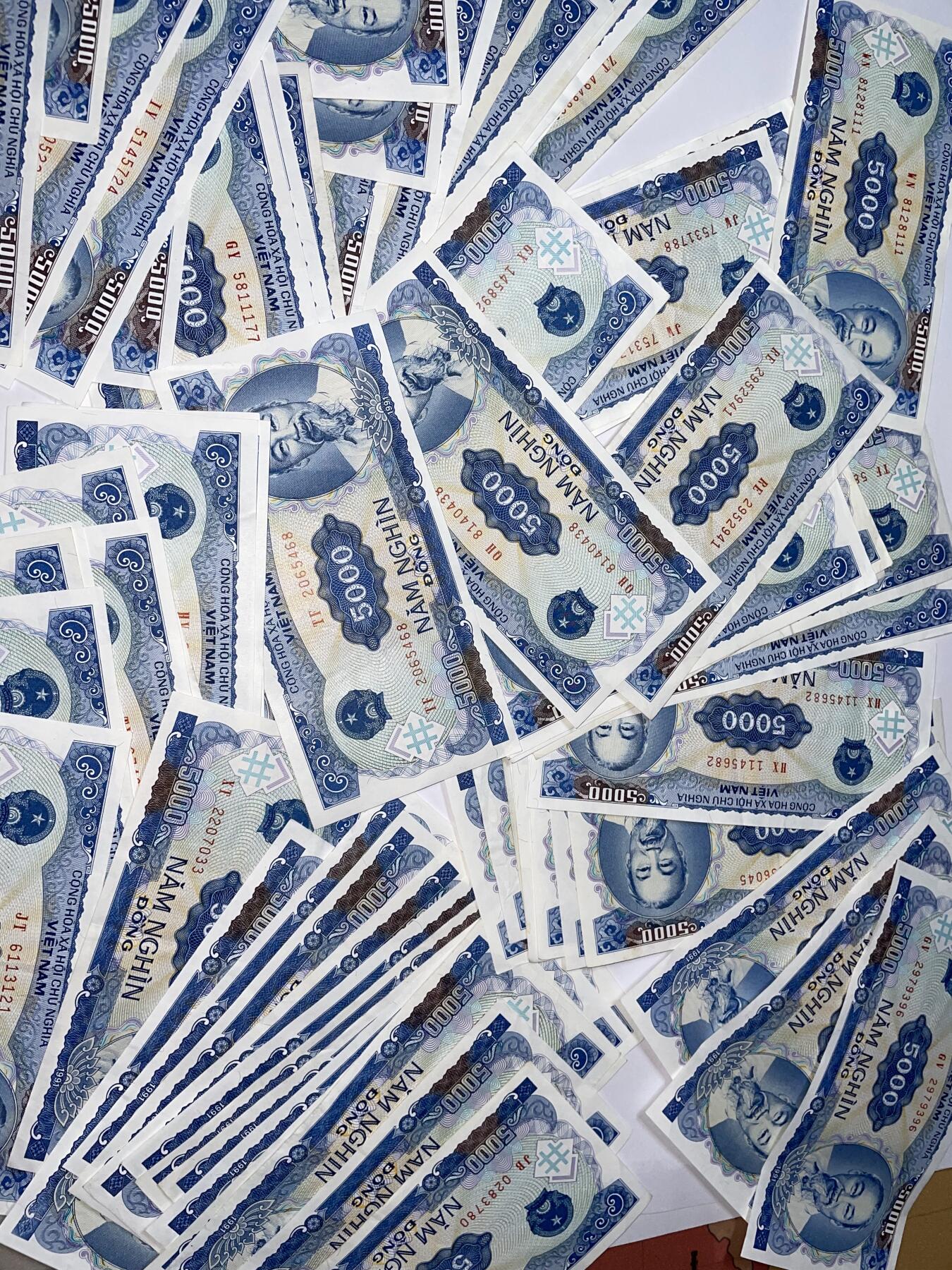 2025年集古藏今外币拍卖第八期-第10场—（总第270拍-纸币专场），本期拍完结算一次，发货时间2-3天，休息几天后继续新的一期拍卖。 好品越南盾5000元74张