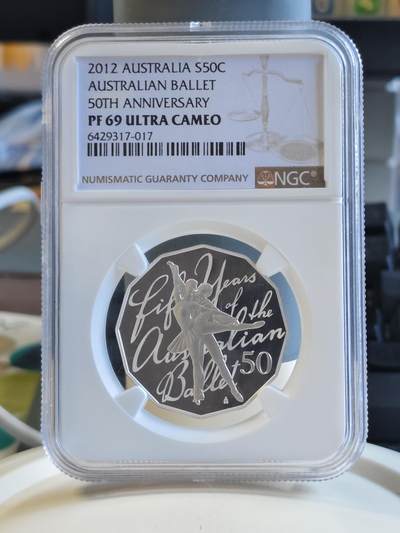 第174期拍卖【长期征集拍品】 - NGC-PF69ULTRA CAMEO 澳大利亚2012年发行芭蕾舞团成立50周年精制纪念银币-50分（天鹅绒缎料配钢琴烤漆实木盒，18.24克重，925银，币径31.5MM，全球限量5千枚，少见芭蕾舞币种）