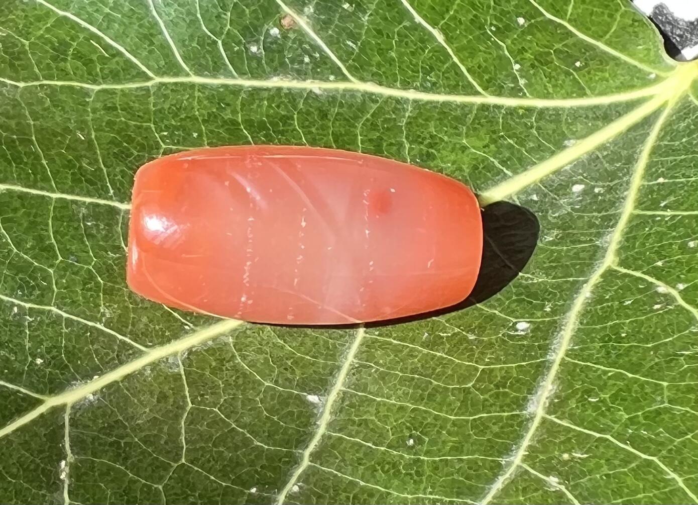 零元拍：南红玛瑙桶珠，约7.3克，25/13MM，颜色以实物为准。