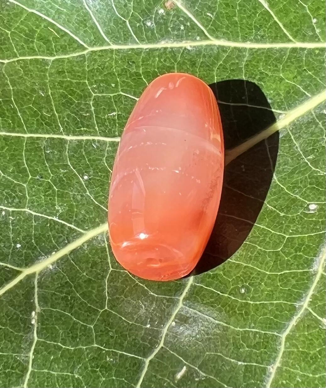零元拍：南红玛瑙桶珠，约7.3克，25/13MM，颜色以实物为准。