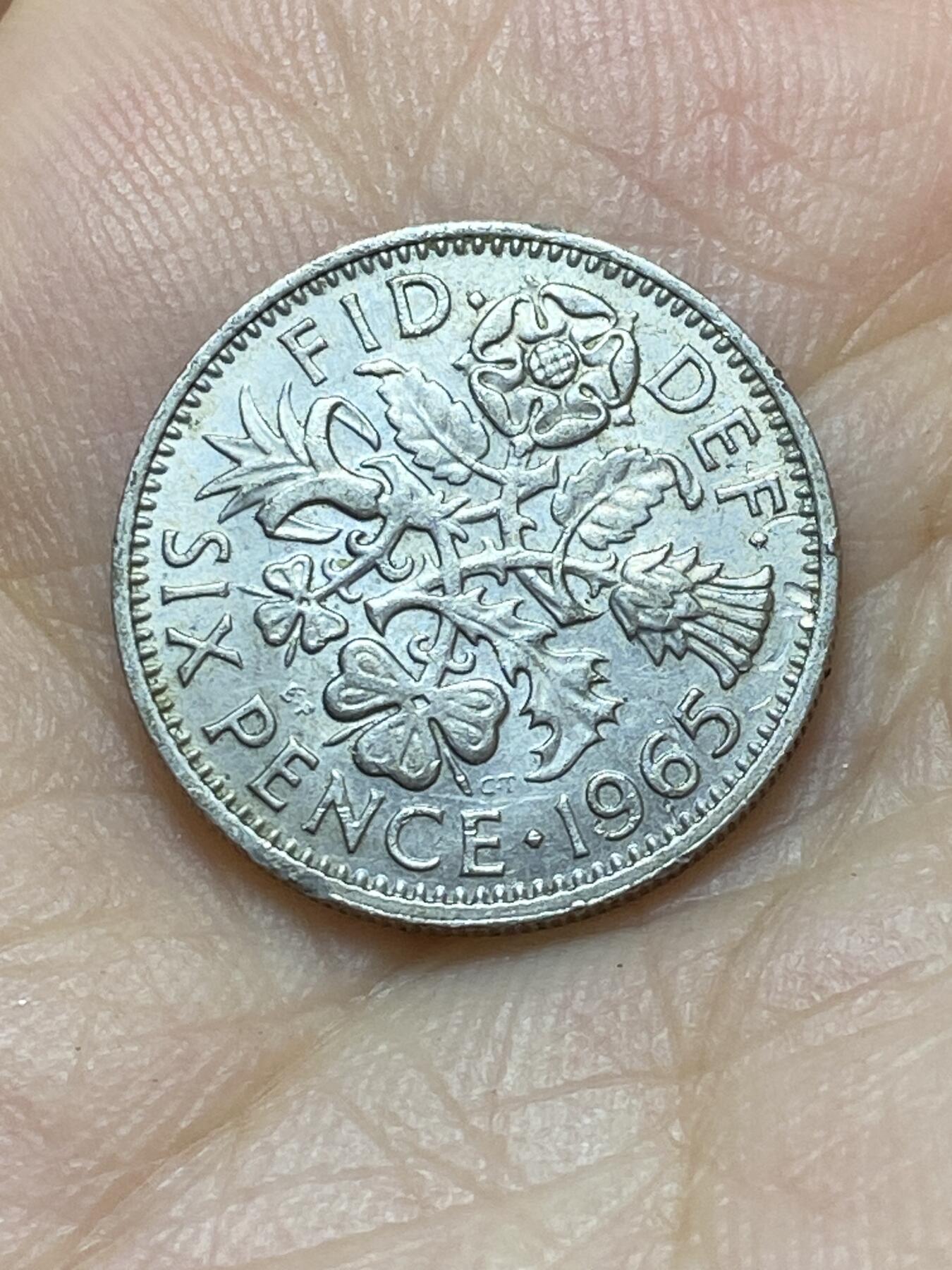 2025年第八十八场(总第一百一十四场）外国好品散币(免佣金) 英国🇬🇧1965年6便士(伊丽莎白二世青年桂冠，第二版)