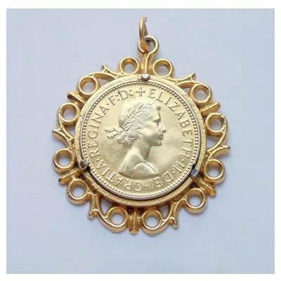 英国1964年 伊丽莎白镀金高浮雕精制币章吊坠 40MM - 英国1964年 伊丽莎白镀金高浮雕精制币章吊坠 40MM