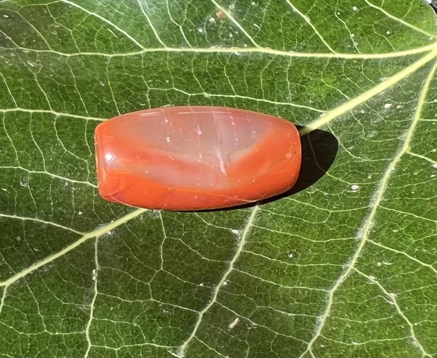 零元拍：南红玛瑙桶珠，约7.3克，25/13MM，颜色以实物为准。