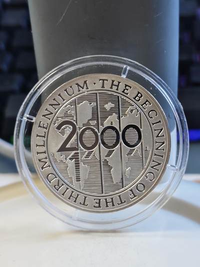 第174期拍卖【长期征集拍品】 - 老挝2000年千禧年系列地图精制纪念银币,999银，15克