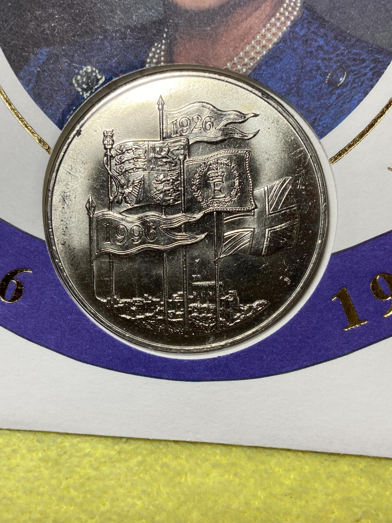 2025年第八十八场(总第一百一十四场）外国好品散币(免佣金) 英国🇬🇧1996年5英镑邮币封(伊丽莎白二世70岁寿辰纪念币)