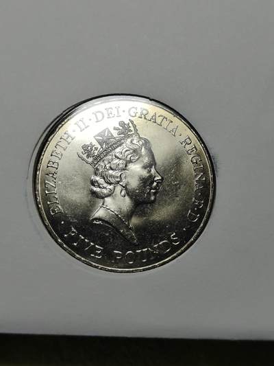 2025年第八十八场(总第一百一十四场）外国好品散币(免佣金) 英国🇬🇧1996年5英镑邮币封(伊丽莎白二世70岁寿辰纪念币)