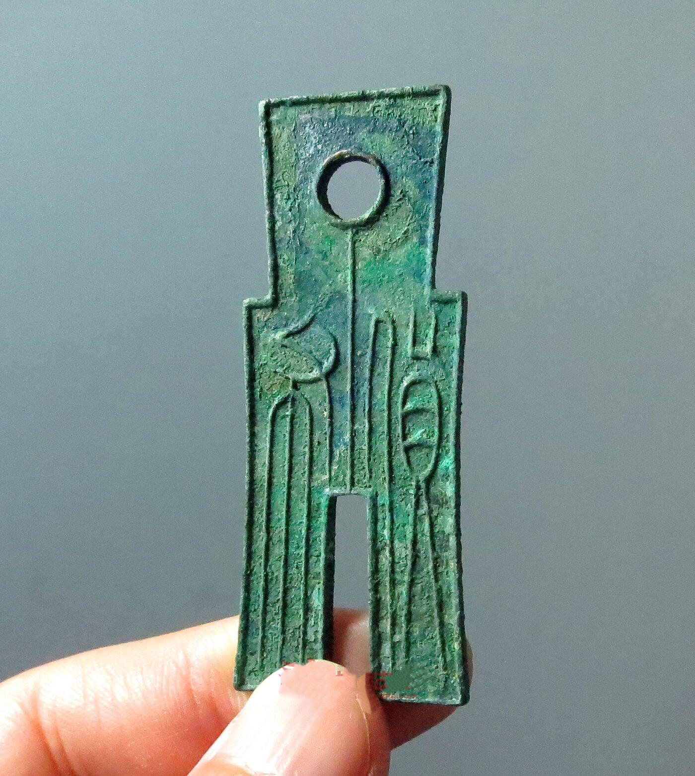 《竞宝斋》第417场 周日，周一，2场连拍 （全场包邮） 华夏86分 新莽货布 上面绿锈反面蓝锈 悬针篆极美 流通硬货