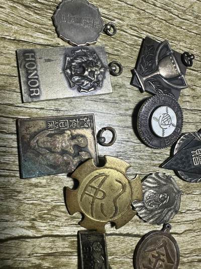 清仓专场，章，钱币，满200包邮，所有订单不寄存 杂章10个