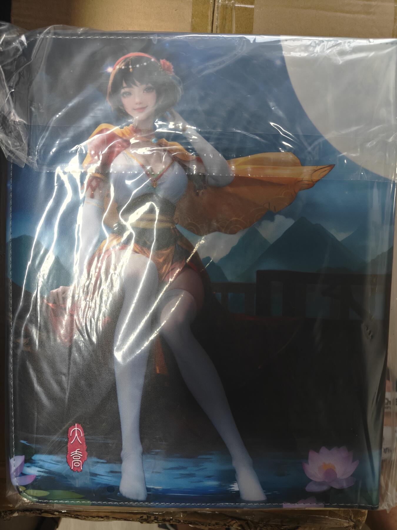 天玑星卡拍第121期《9.11周四截拍》持续收拍收评中 满赠卡需备注 【九宫活页卡册】鸡腿卡牌原创花好月圆专属卡册，绑带D环，双面打印，内页有惊喜及附赠双面透明卡页若干