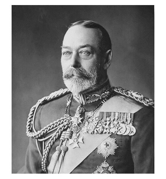 【银】英国1934年 乔治五世珐琅彩镀金高浮雕精制银币章 银钥匙 带银项链 20MM 16克