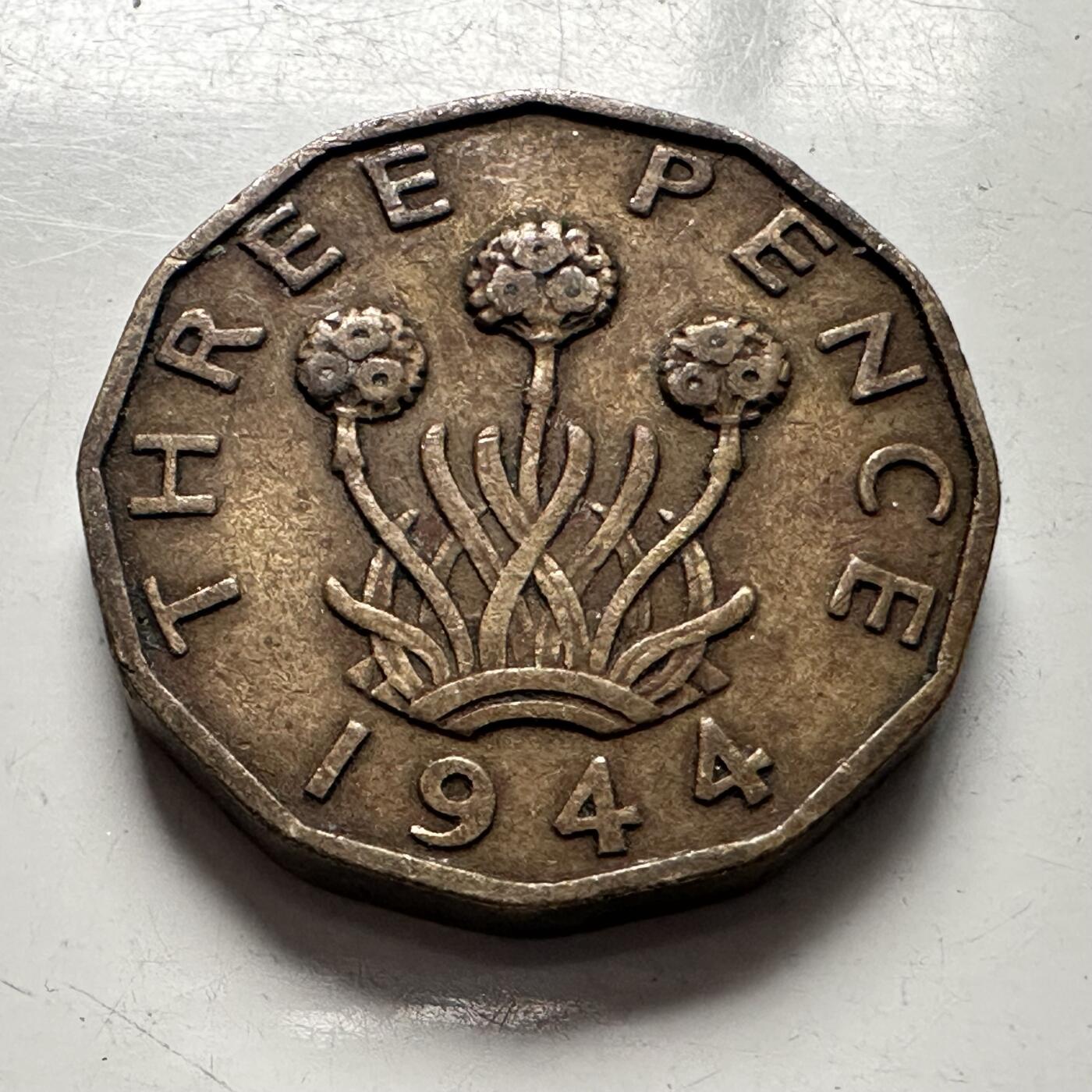 🌹外币初藏🌹🐯2025年第100场  每周二四六晚8️⃣点 接代拍 英国1944年三便士