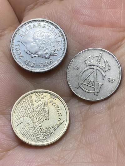 2025年第八十八场(总第一百一十四场）外国好品散币(免佣金) 3枚：西班牙🇪🇸1996单年份5比塞塔，英国🇬🇧2001年5便士，瑞典🇸🇪1962年25欧尔