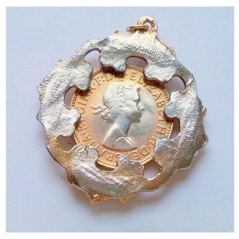 英国1958年 伊丽莎白镀金高浮雕精制币章吊坠 42MM