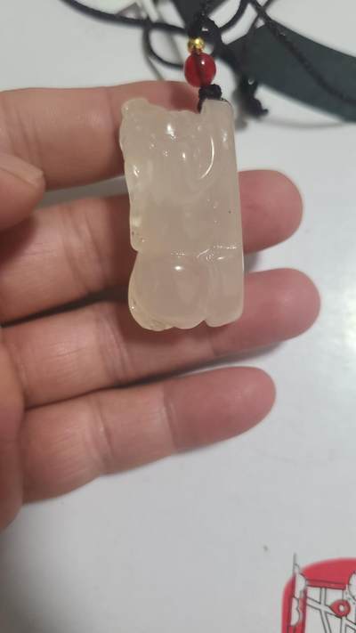 龙涎白棋沉香貔貅吊坠，保真保天然，很香很香 - 龙涎白棋沉香貔貅吊坠，保真保天然，很香很香