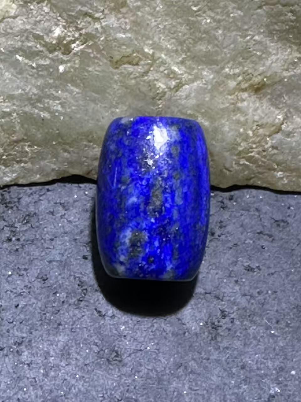 精美阿富汗老矿青金石小桶珠一颗。，