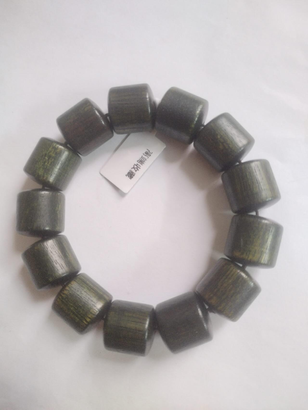 玉石 手串 手镯 手链 海南金丝楠木 莺歌绿手串。