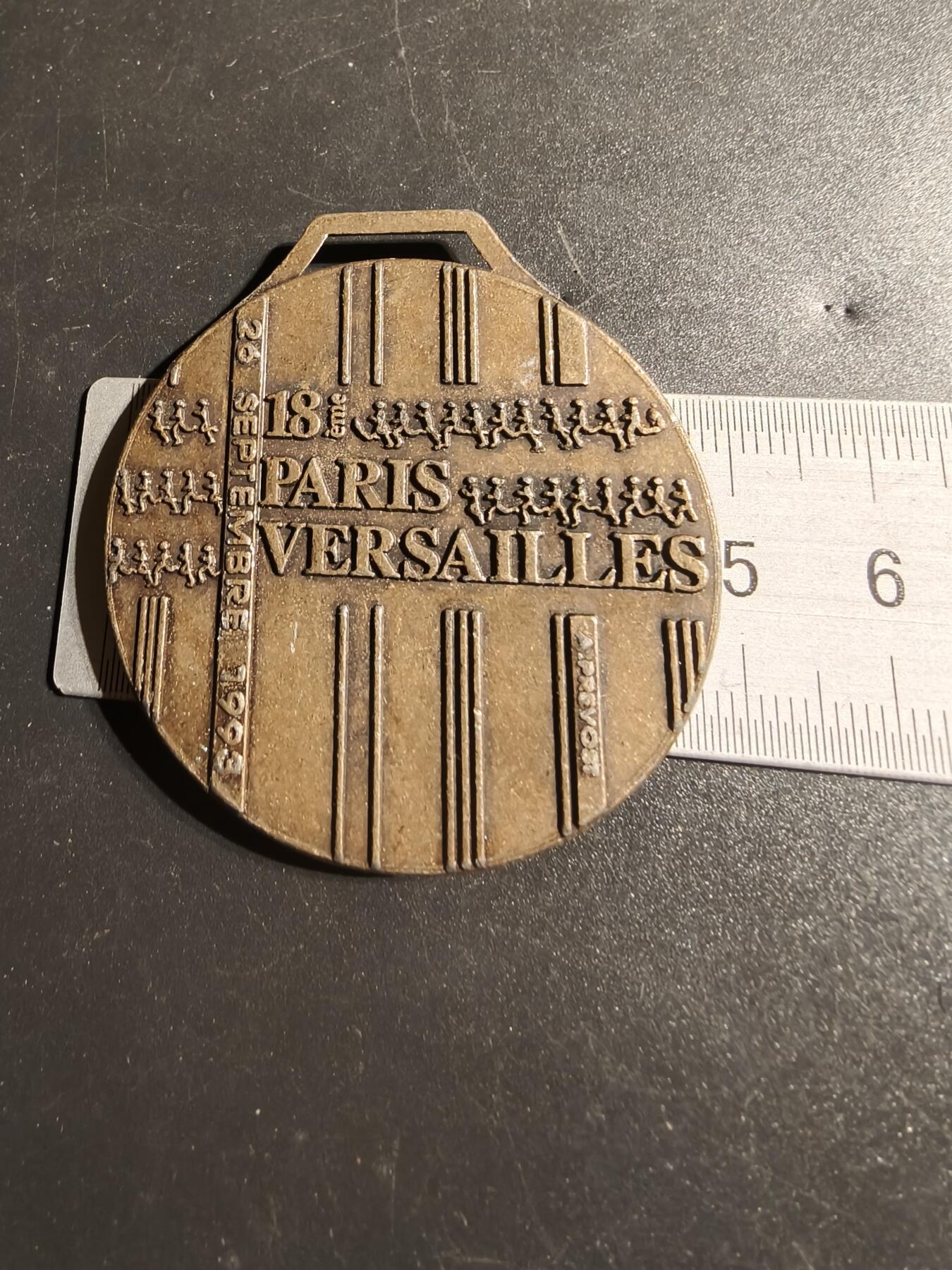 老王徽章第148期 法国卢浮宫共200周年纪念章    直径48mm   重量39.1g