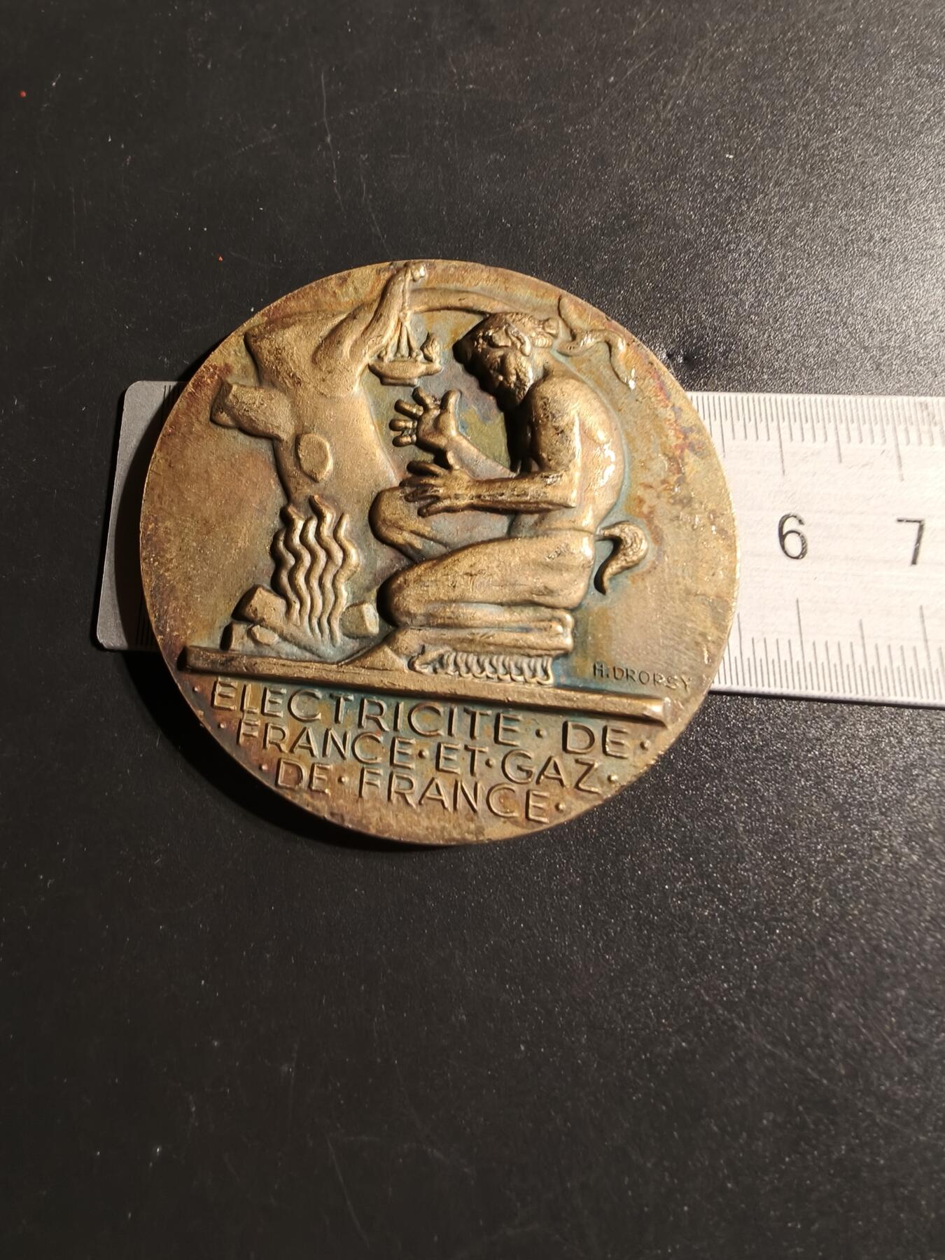 老王徽章第148期 法国电力公司大铜章   名家Dropsy作品   直径54mm   重量72.4g