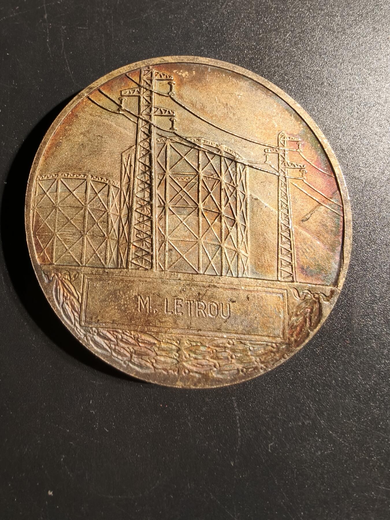 老王徽章第148期 法国电力公司大铜章   名家Dropsy作品   直径54mm   重量72.4g