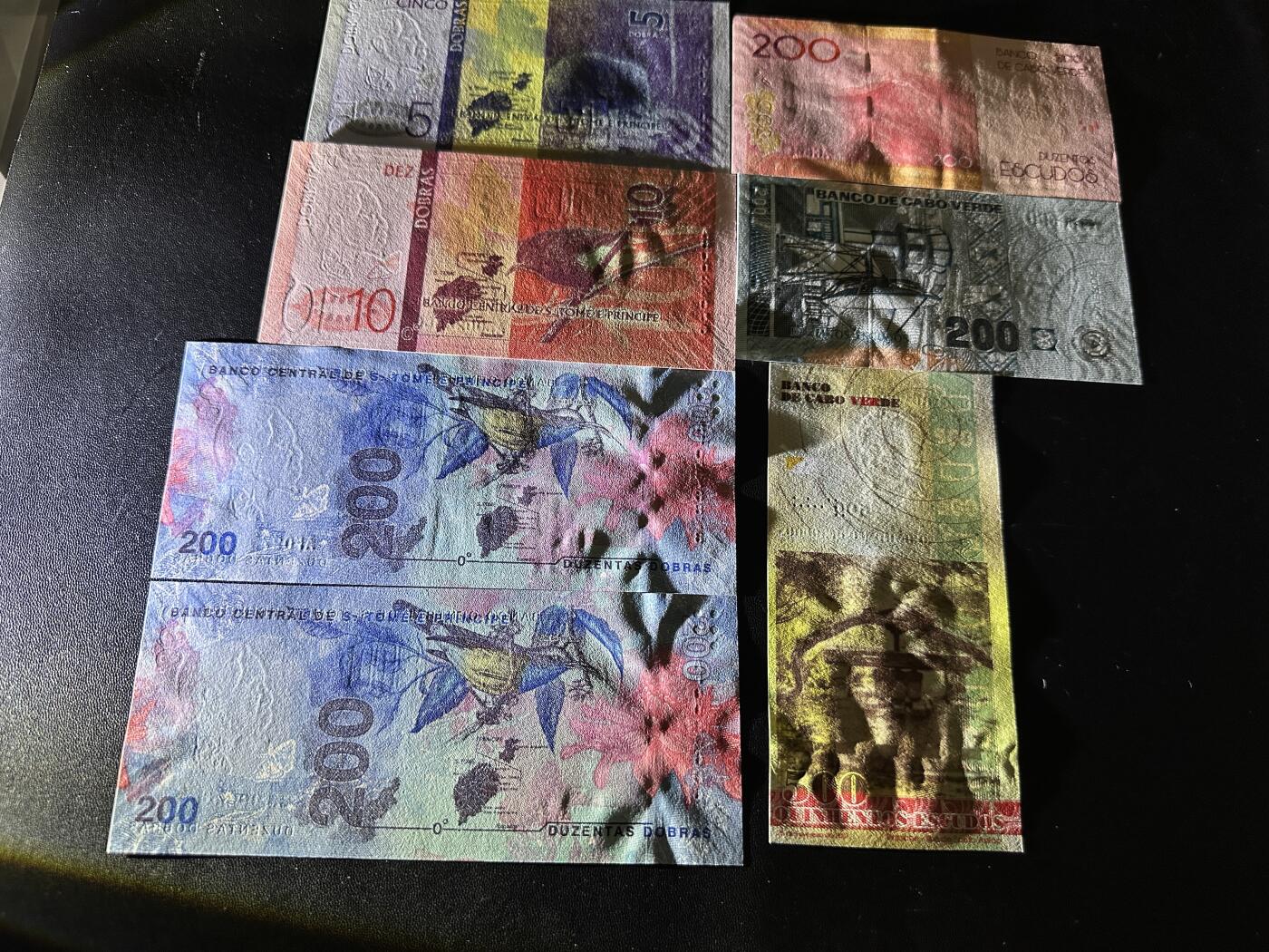 《外钞收藏家》第五百六十六期（本期精选热门裸币、优质评级币）（本平台长期征集拍品、欢迎藏友们联系合作） 佛得角、圣多美和普林西比 7张一起 全新UNC