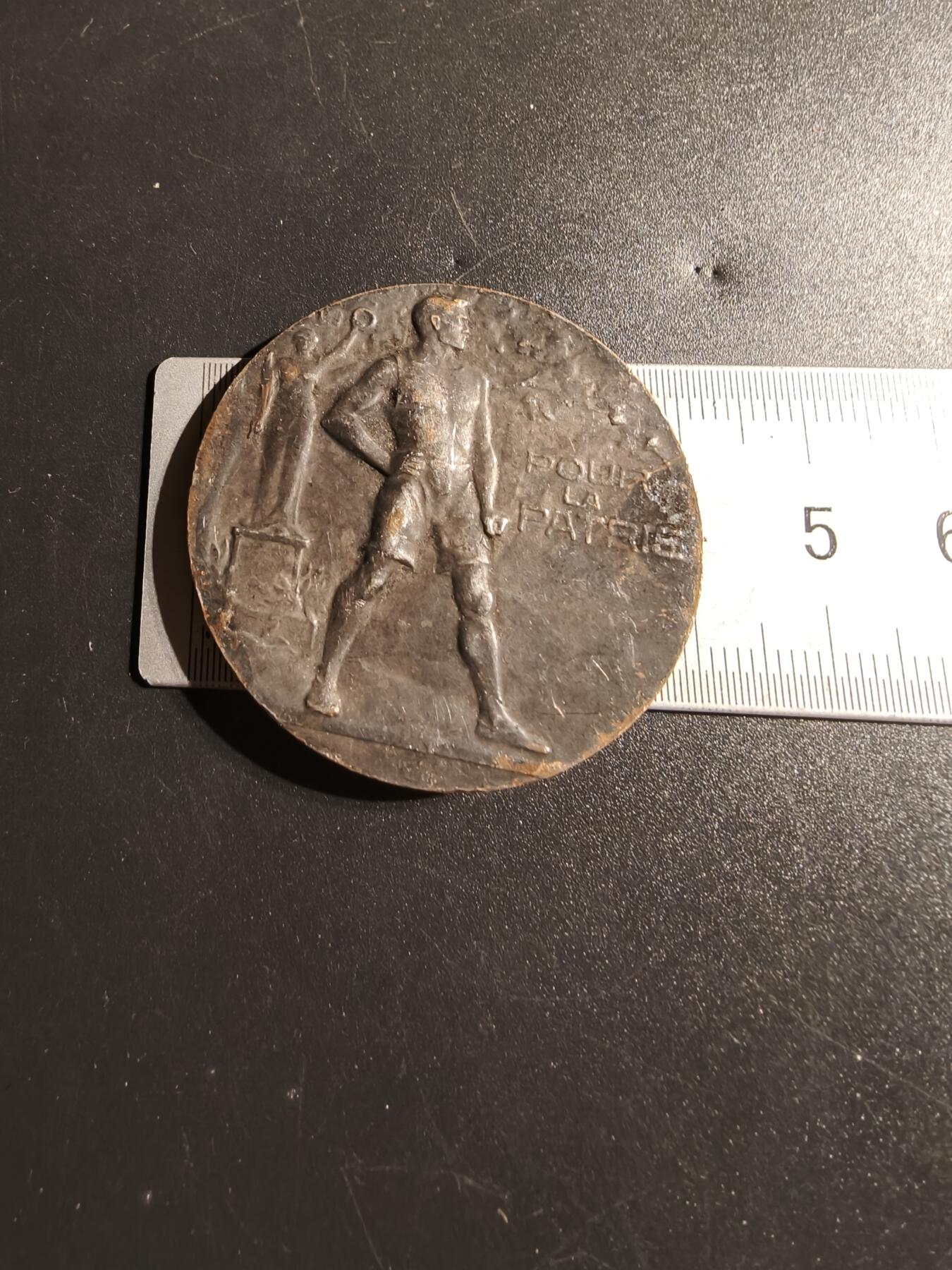 老王徽章第148期 法国镀银大铜章   直径41mm   重量29.7g