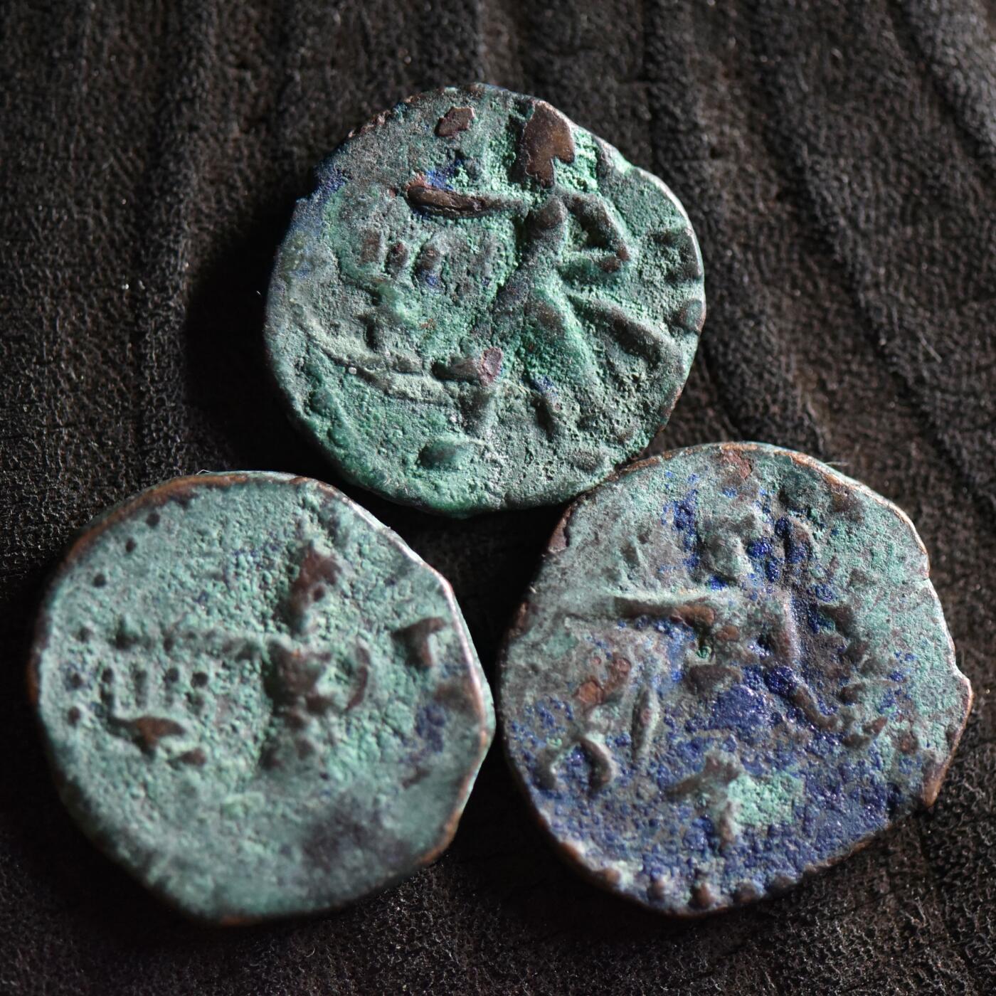 【良泉】【国庆精品场】10月2日晚19.30点开拍！ 222组，西方古代钱币、印章专场 【藏家出品D】柔然仿贵霜铜币，美锈，很有研究价值，总重12.63克