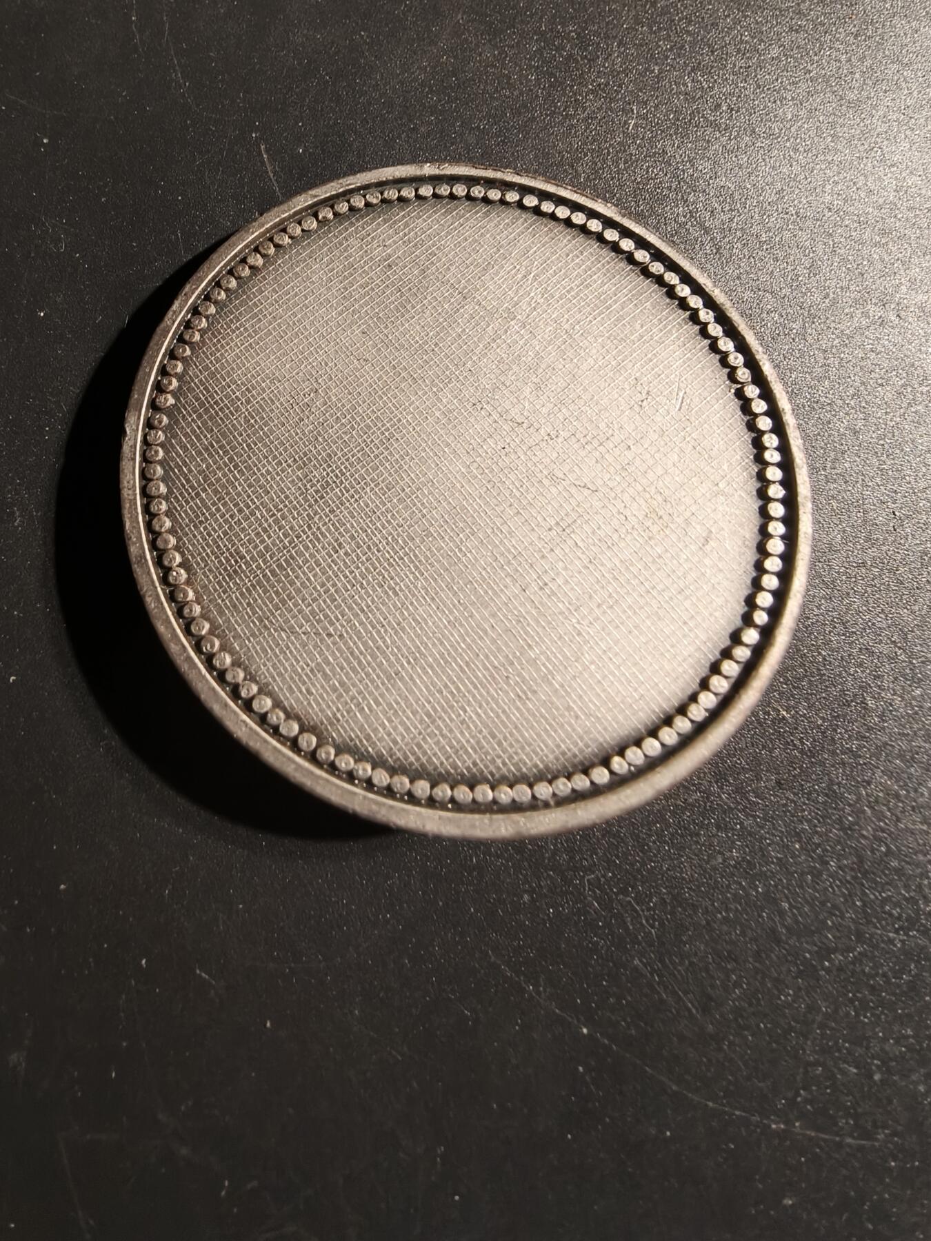 老王徽章第148期 法国赛车运动镀银纪念章   直径50mm   重量54.7g
