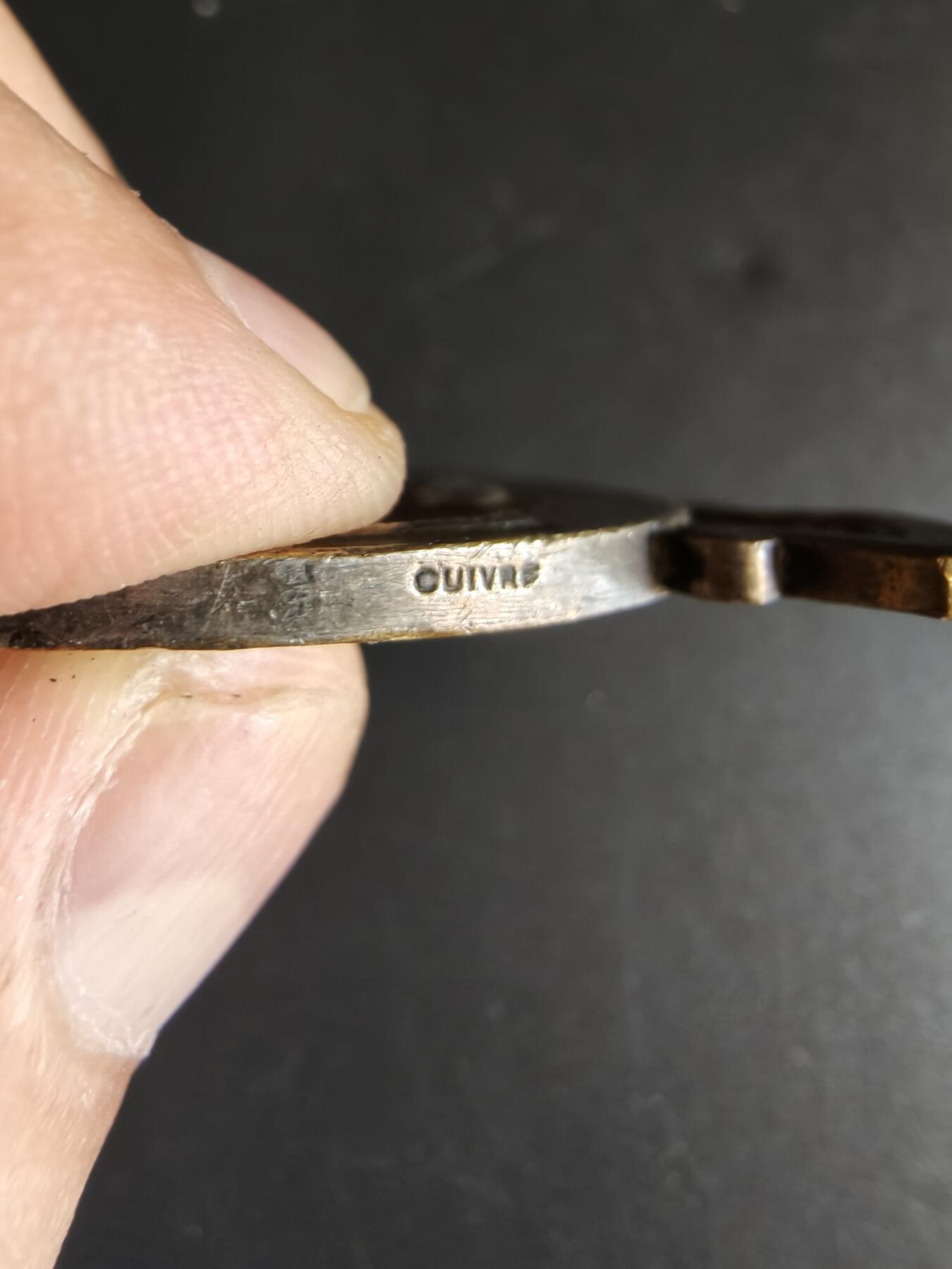 老王徽章第148期 法国天使镀银大尺寸奖章    直径50mm   重量54.6g