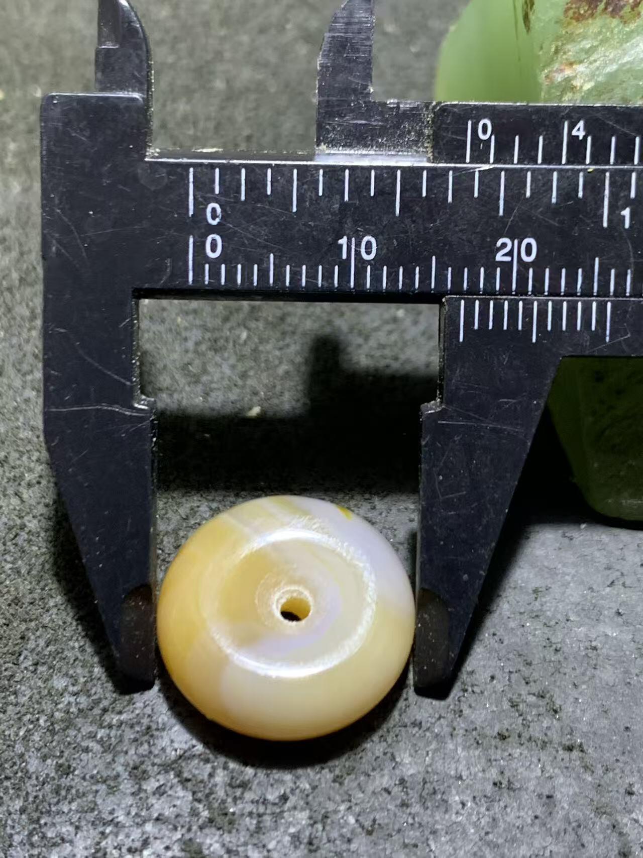 蒙料冻料战国红玛瑙通货平安扣一个，