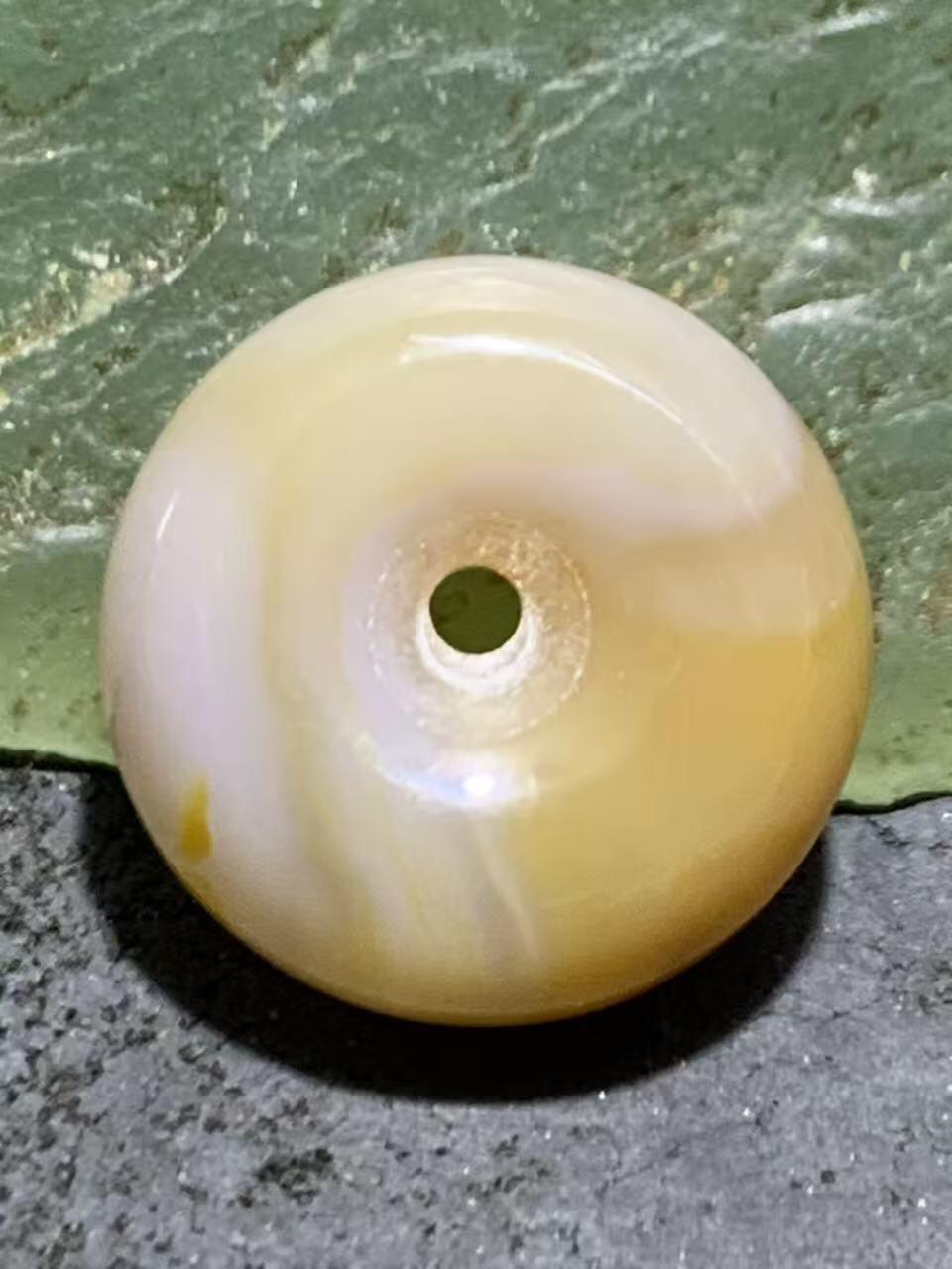 蒙料冻料战国红玛瑙通货平安扣一个，