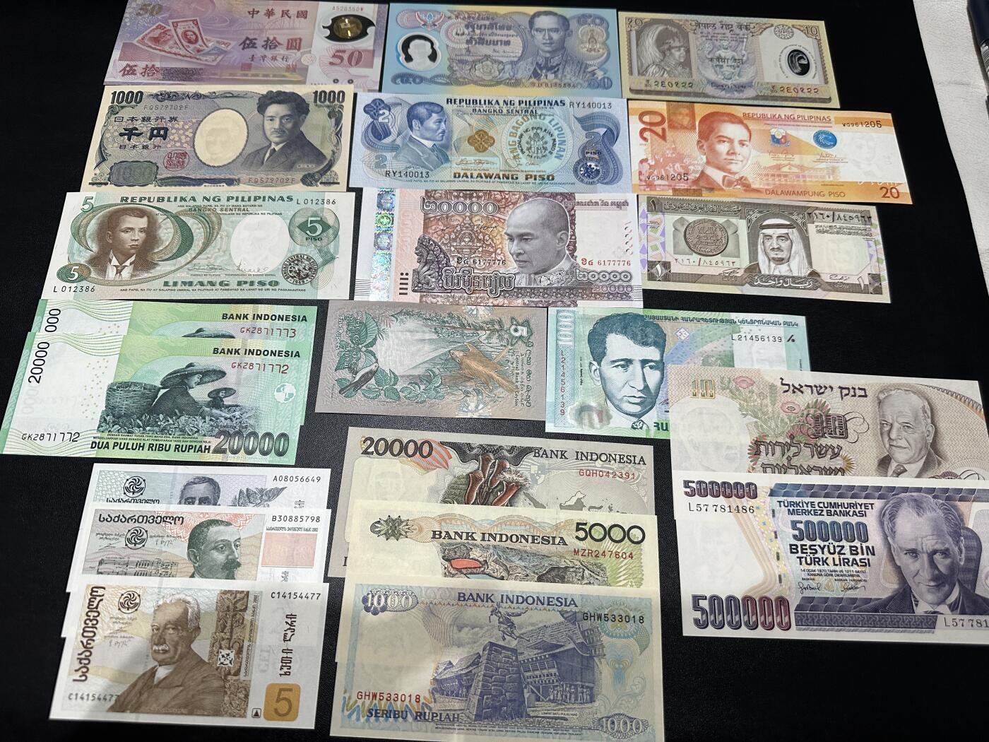 《外钞收藏家》第五百六十六期（本期精选热门裸币、优质评级币）（本平台长期征集拍品、欢迎藏友们联系合作）