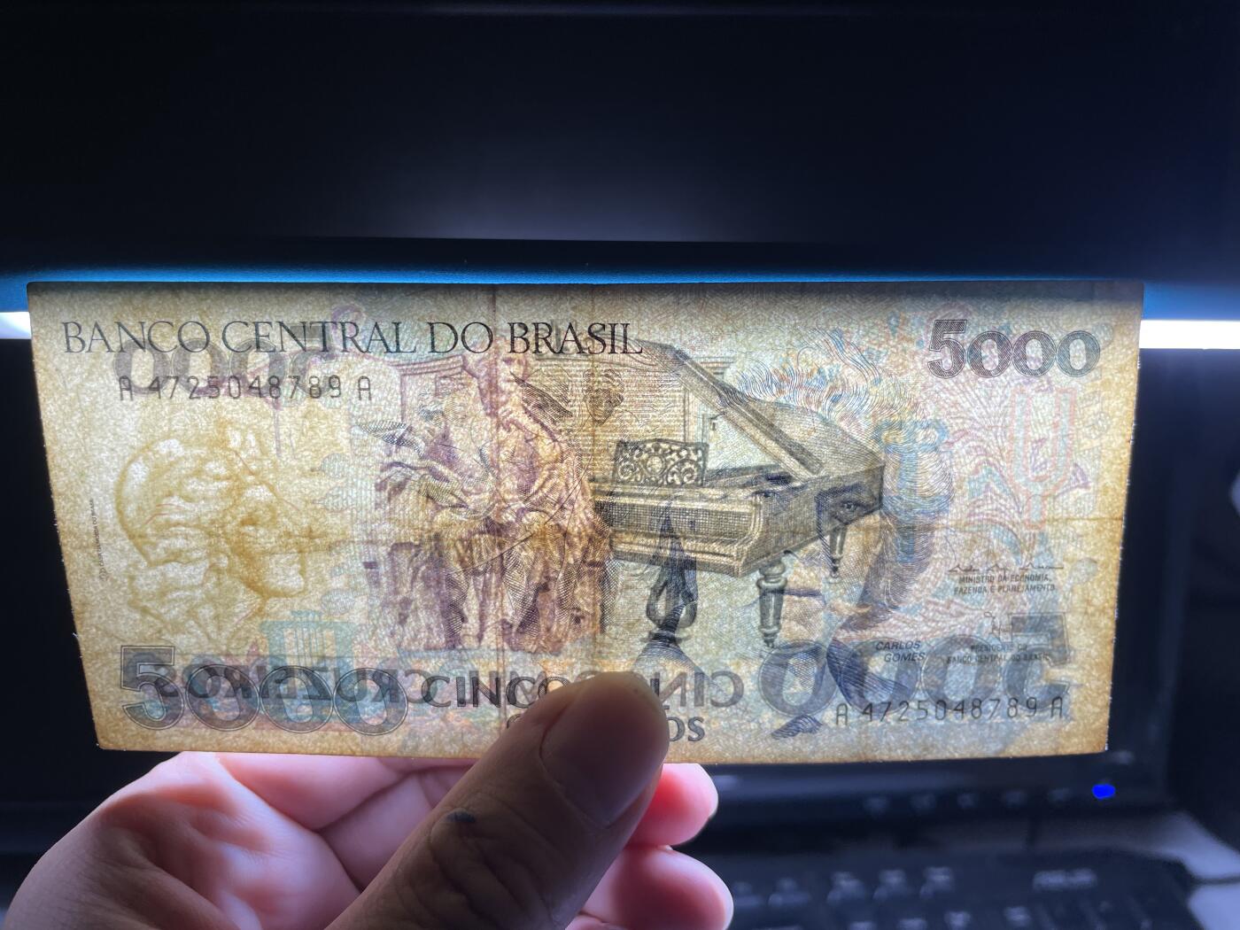 2025年集古藏今外币拍卖第八期-第10场—（总第270拍-纸币专场），本期拍完结算一次，发货时间2-3天，休息几天后继续新的一期拍卖。 巴西5000克鲁塞罗