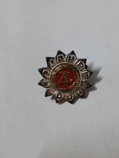 韵星假日拍卖第二十三期 -- Rimey Holidays Auction 23 - 民主德国徽章