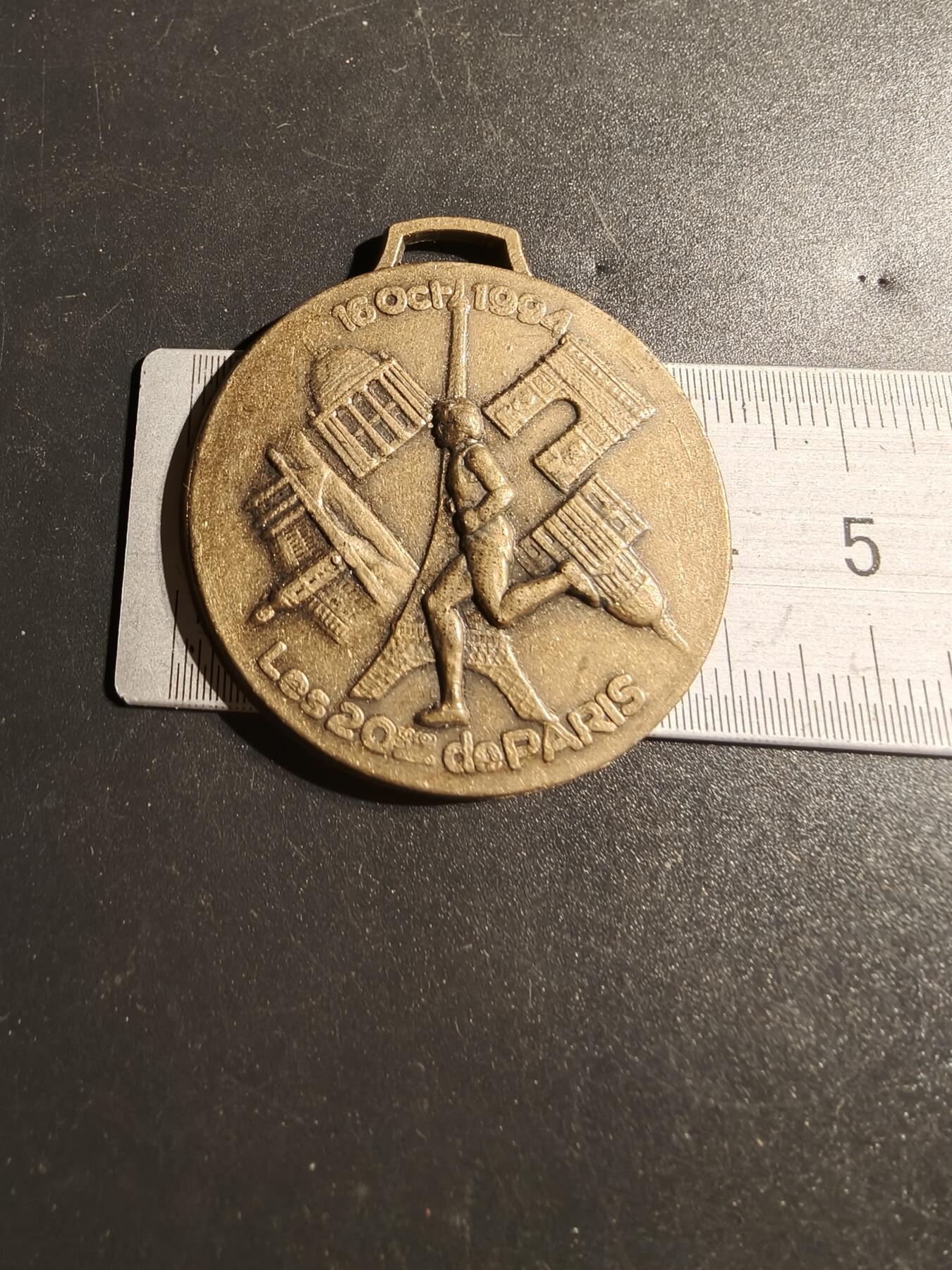 老王徽章第148期 法国空军奖章    直径41mm   重量21.6g