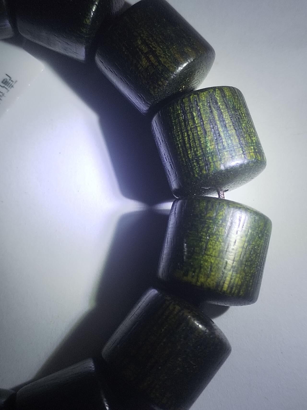 玉石 手串 手镯 手链 海南金丝楠木 莺歌绿手串。