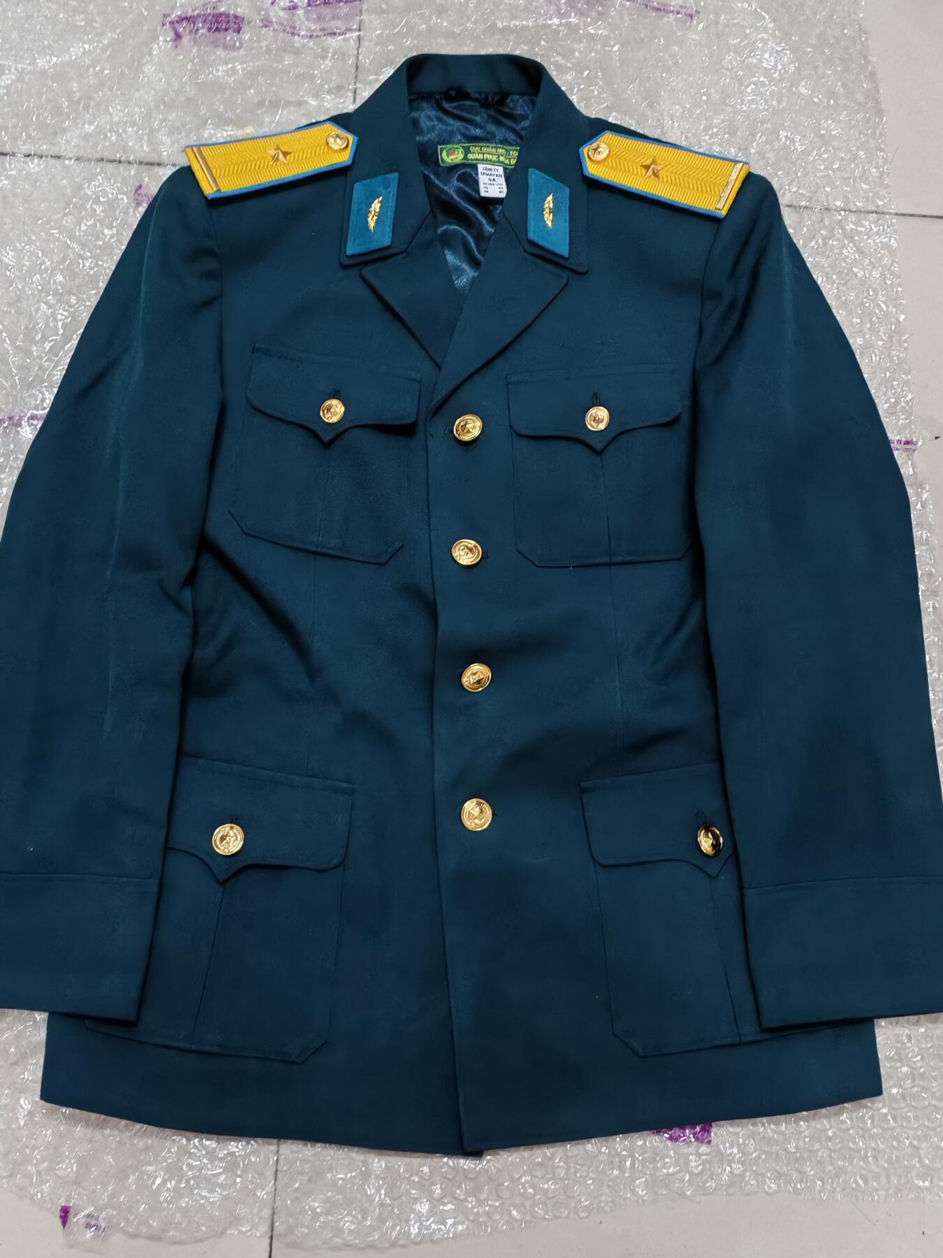 韵星假日拍卖第二十三期 -- Rimey Holidays Auction 23 越南社会主义共和国k08空军少尉常服上衣 大全套 少见品种