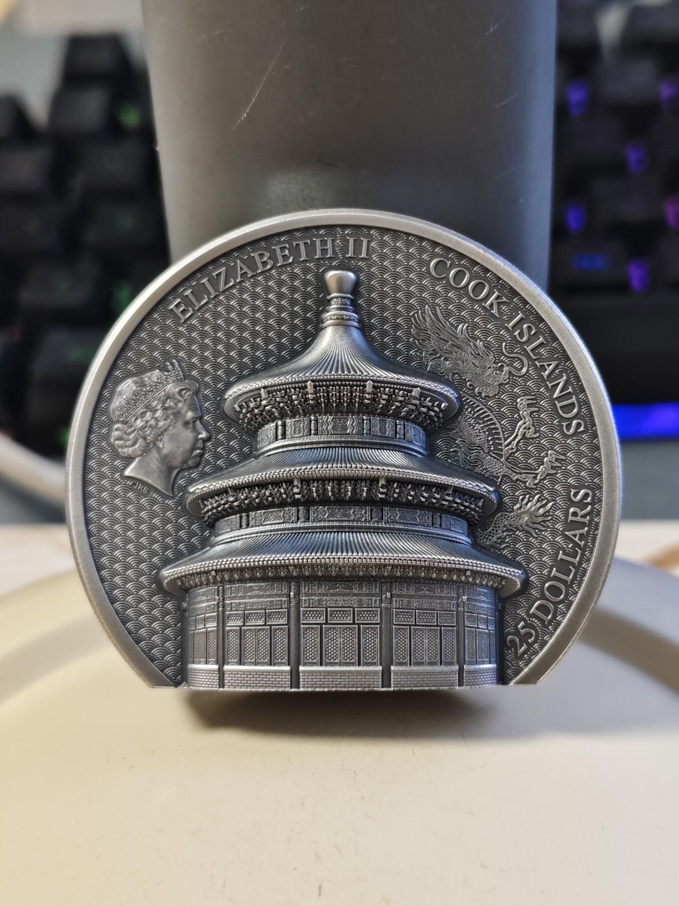 第175期拍卖【长期征集拍品】 库克2023年北京天坛祈年殿5盎司双面高浮雕银币，盒子有裂，5盎司，发行888枚
