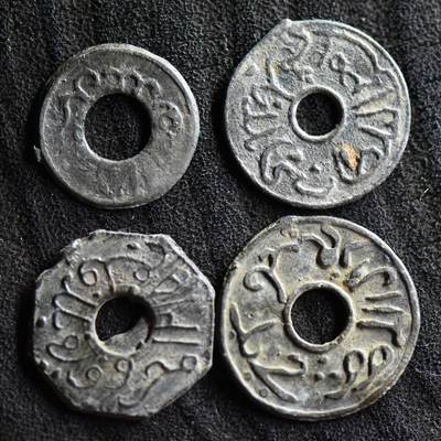 【良泉】【国庆精品场】10月2日晚19.30点开拍！ 222组，西方古代钱币、印章专场 - 17-18世纪【海上丝绸之路】东南亚锡钱4枚一组，总重3.38克