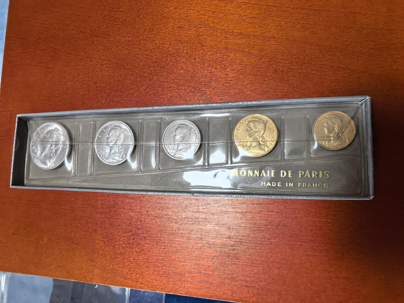 长老汇蛇年精选第四十四场拍卖 1964科摩罗5枚套FDC一套，法国造币厂，原盒，量少精品