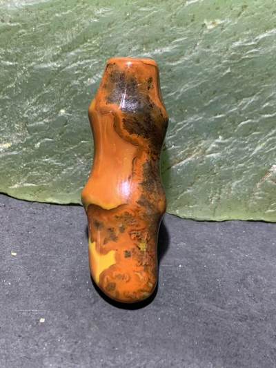 精美高润度草花纹战国红玛瑙雕刻竹节吊坠一个， - 精美高润度草花纹战国红玛瑙雕刻竹节吊坠一个，