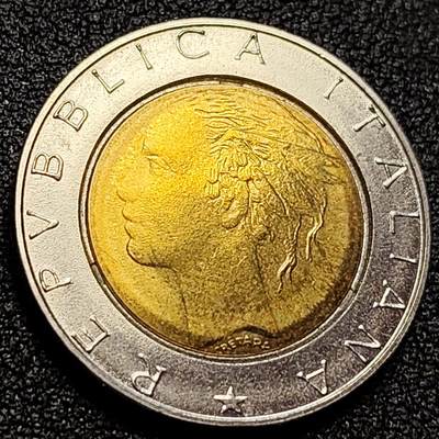 泉币菌-第107场-精品福利场 世界首枚双色币 意大利1988年500里拉 罗马建筑雕像 广场 25.8mm