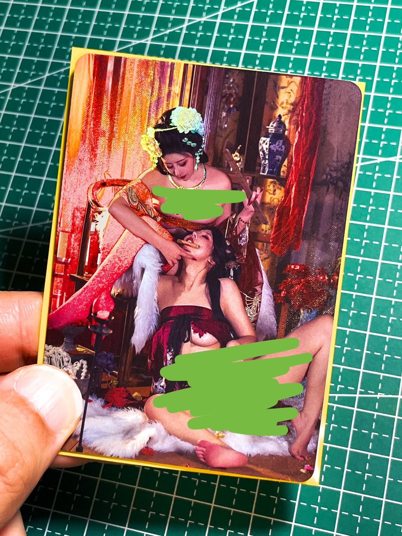 【关注参拍有赠卡】显眼宝31期  9.10日晚9:30截止 逝者如斯夫不舍昼夜 红丝袜系列 经典火爆 散配1张 最受欢迎系列  折光彩闪工艺 63*88