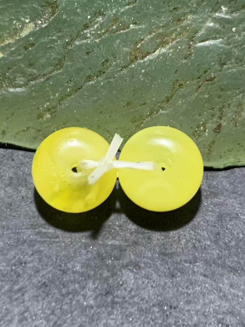天然乌克兰原矿蜜蜡老形桶珠腰珠两颗！