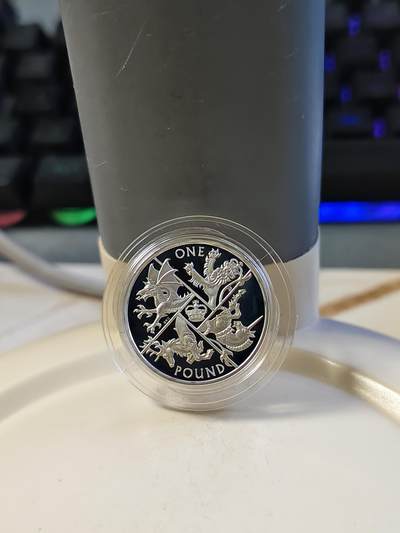 第174期拍卖【长期征集拍品】 - 英国2016年1英镑系列最后的1英镑纪念银币，9.5克，925银，有氧化