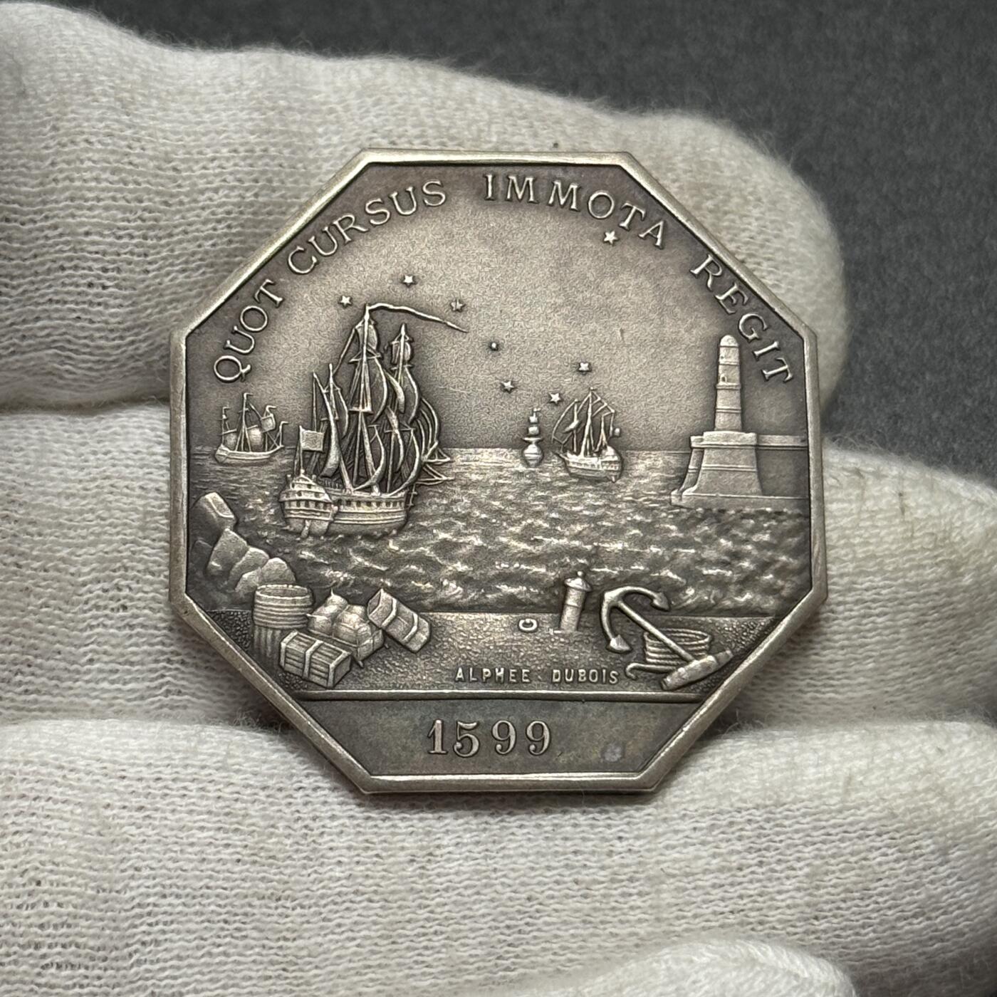 「木头集藏」章牌专场-第61场 法国马赛商会八角银章，直径：35 mm，20 g，边铭：丰饶角 1ARGENT，品相很不错！