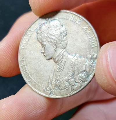 甄臻铺-世界币章拍卖（第33期），送拍享返佣金等优惠多多 1911年英国乔治五世加冕银章，30.7mm，12.28g